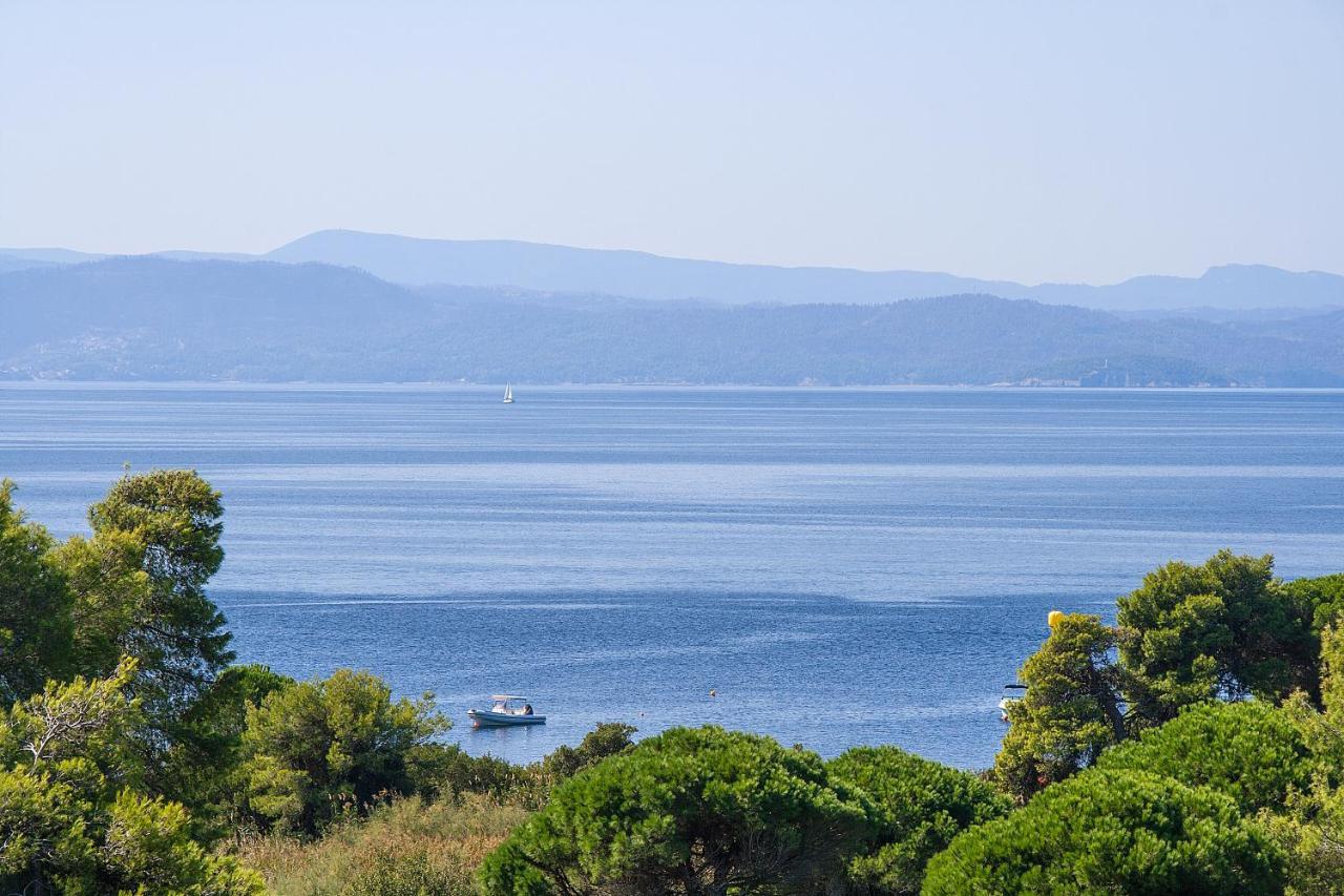 Angelos Studios Vromolimnos Buitenkant foto